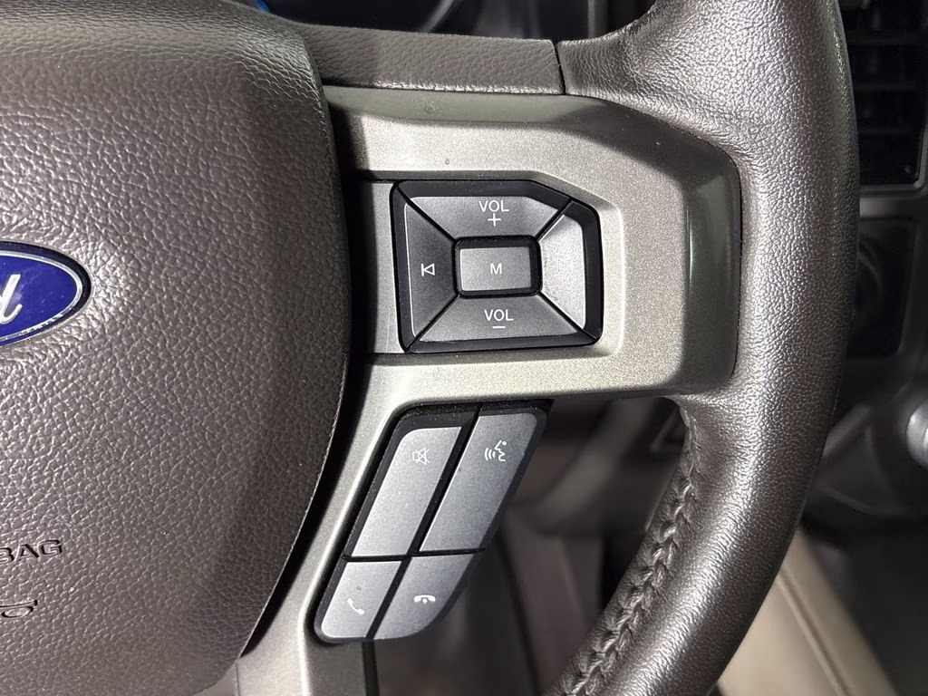 2021 White Metallic Ford Expedition Max XLT RWD SUV