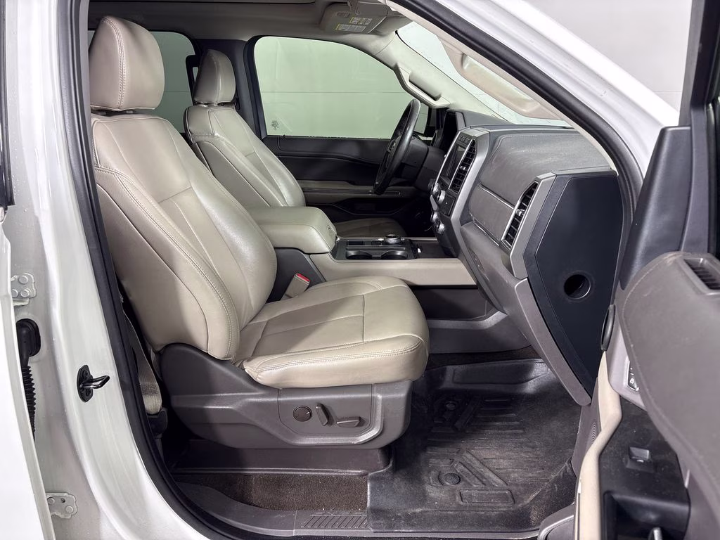 2021 White Metallic Ford Expedition Max XLT RWD SUV