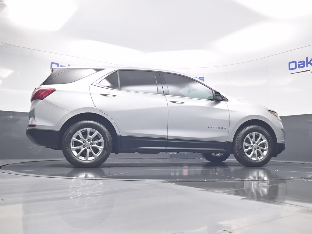 2020 Silver Ice Metallic Chevrolet Equinox LT AWD SUV
