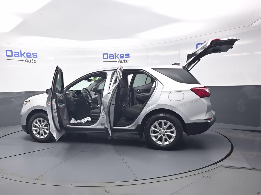 2020 Silver Ice Metallic Chevrolet Equinox LT AWD SUV