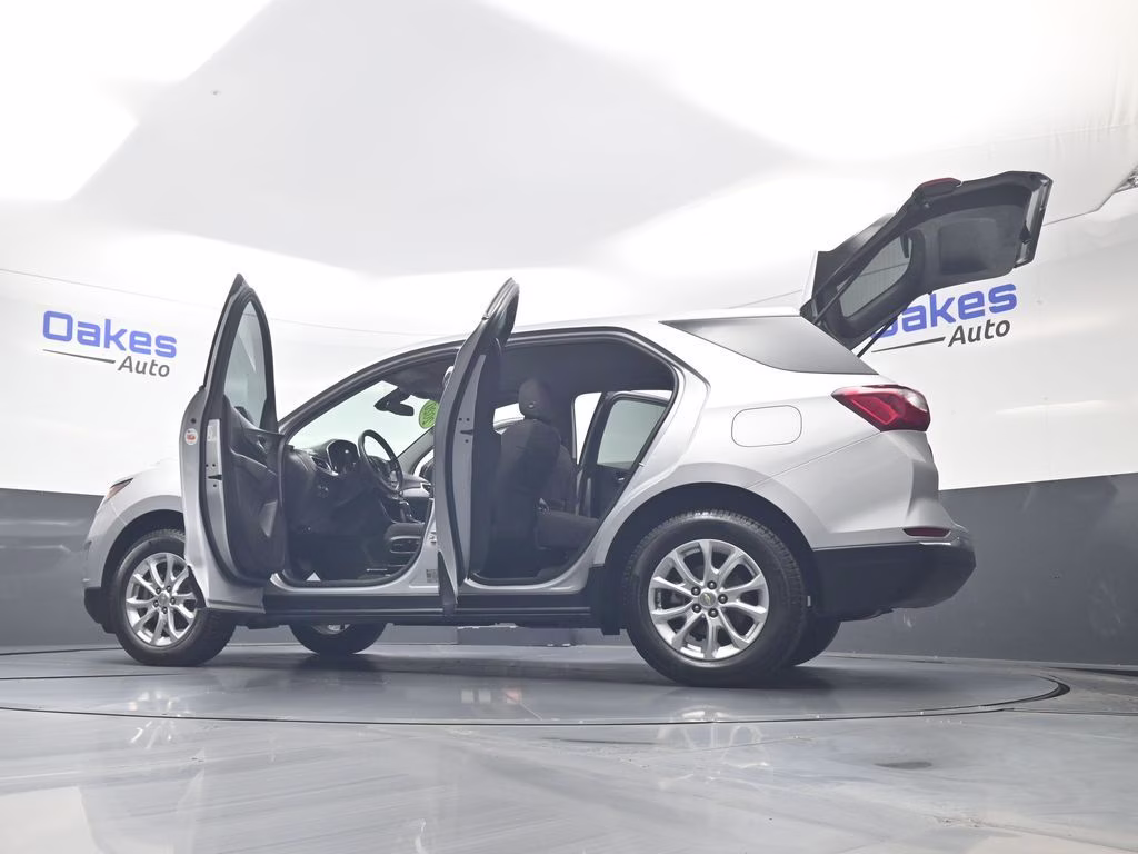 2020 Silver Ice Metallic Chevrolet Equinox LT AWD SUV