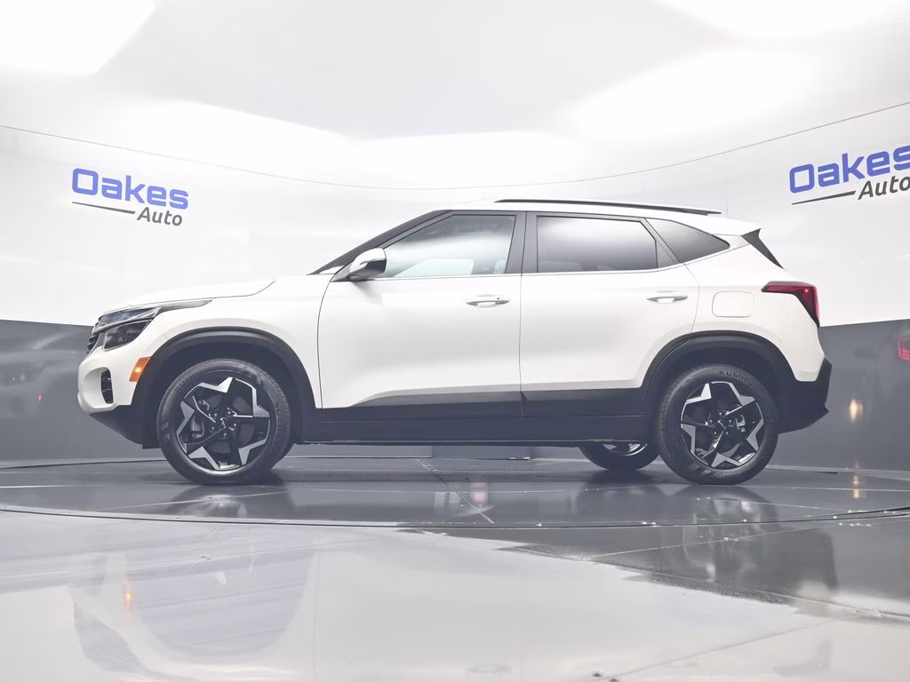 2024 Snow White Pearl Kia Seltos EX AWD SUV