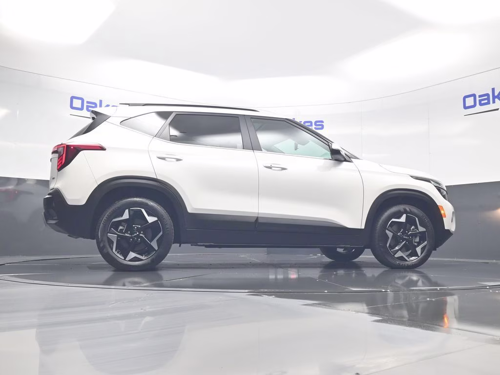 2024 Snow White Pearl Kia Seltos EX AWD SUV