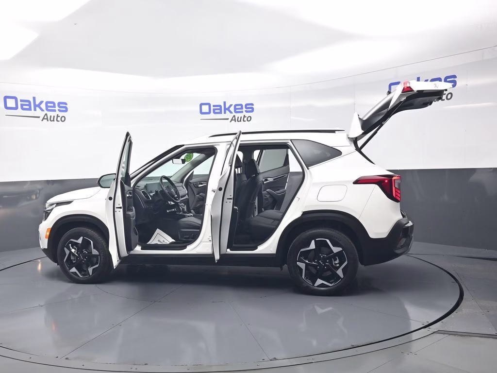 2024 Snow White Pearl Kia Seltos EX AWD SUV