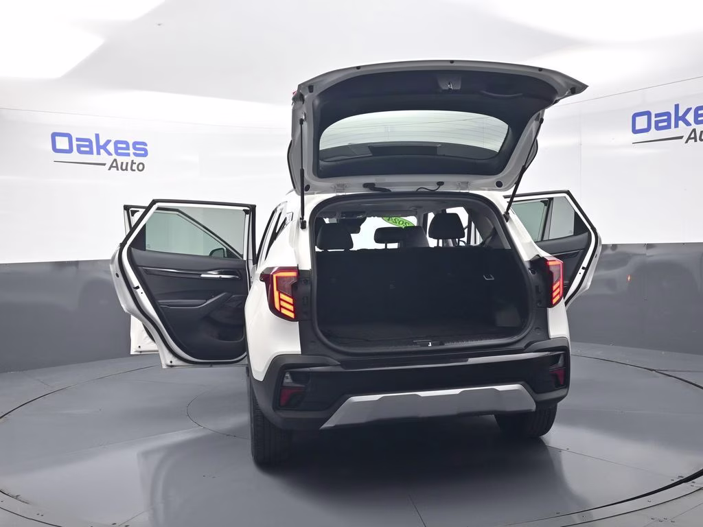2024 Snow White Pearl Kia Seltos EX AWD SUV