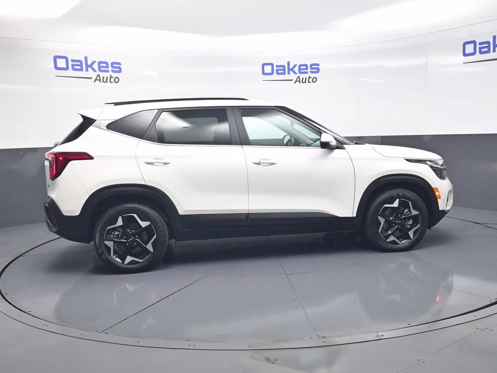 2024 Snow White Pearl Kia Seltos EX AWD SUV