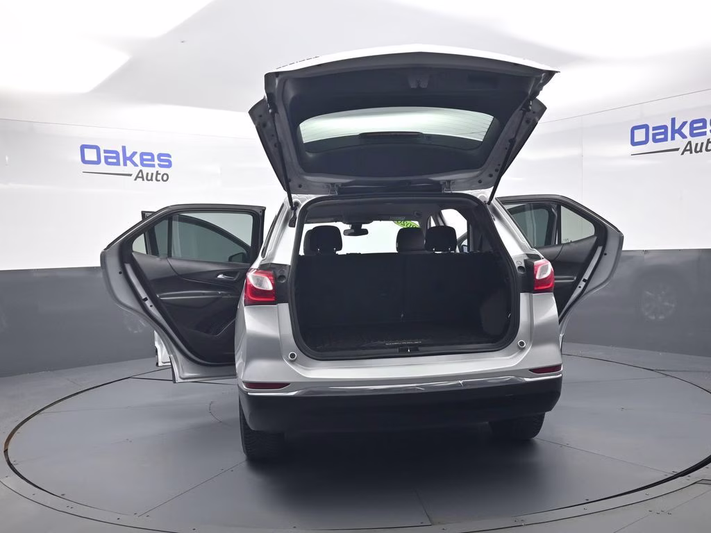 2020 Silver Ice Metallic Chevrolet Equinox LT AWD SUV
