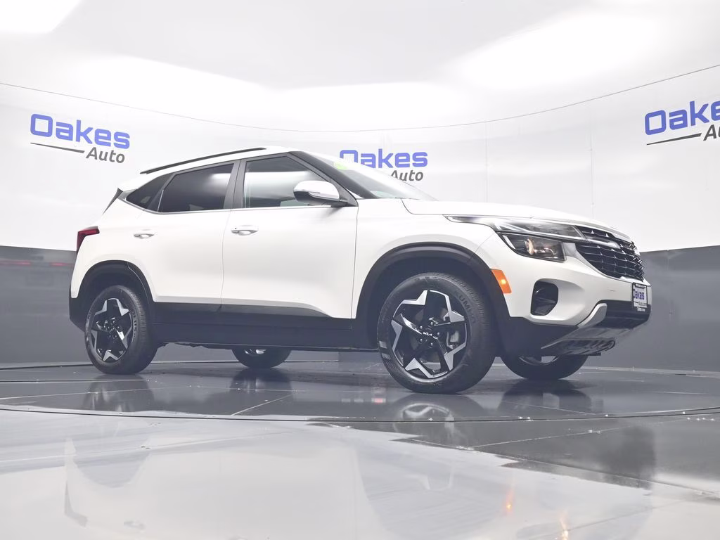 2024 Snow White Pearl Kia Seltos EX AWD SUV