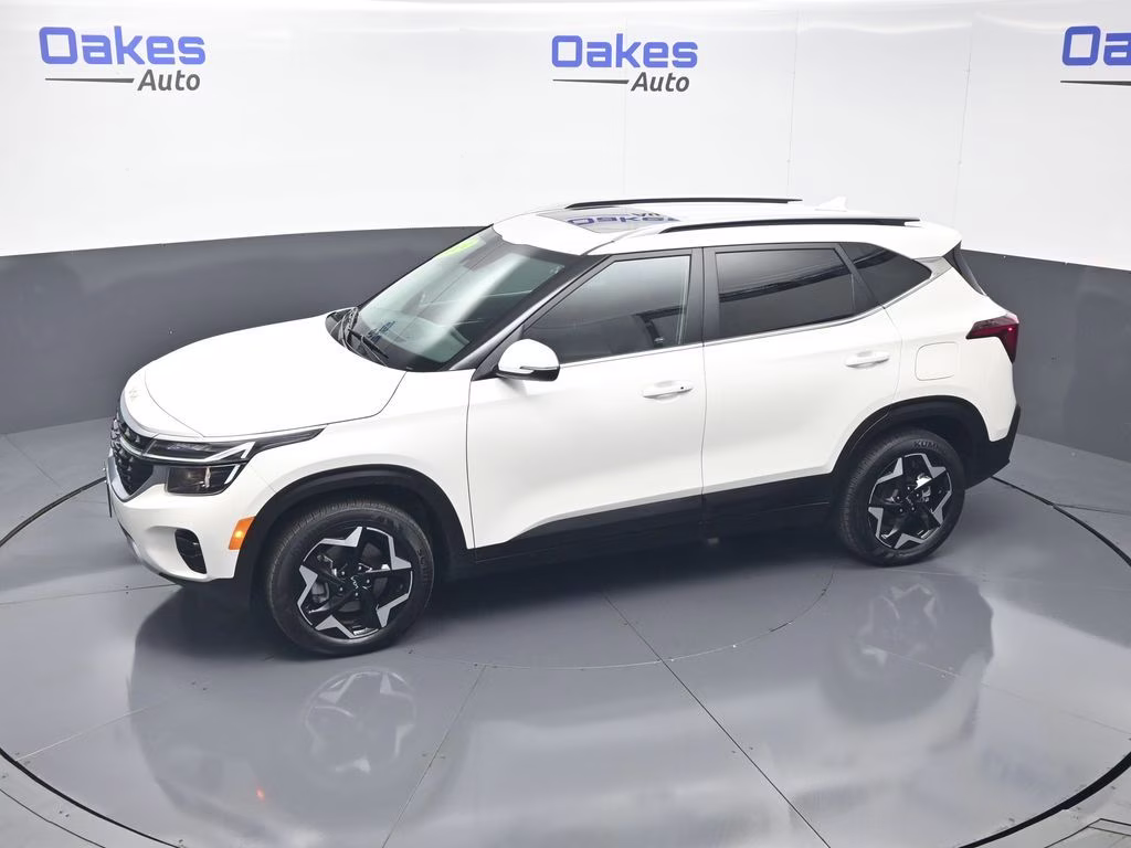 2024 Snow White Pearl Kia Seltos EX AWD SUV