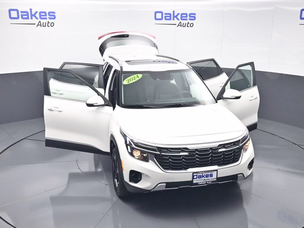 2024 Snow White Pearl Kia Seltos EX AWD SUV