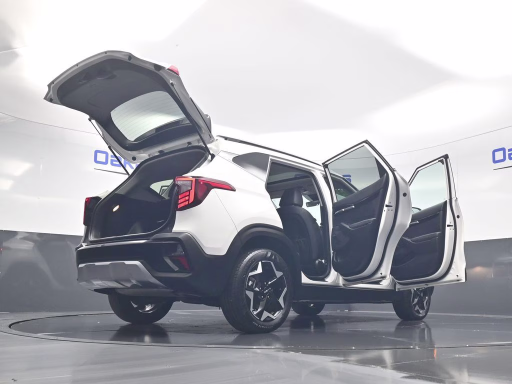 2024 Snow White Pearl Kia Seltos EX AWD SUV