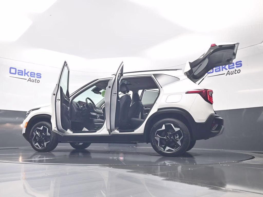 2024 Snow White Pearl Kia Seltos EX AWD SUV