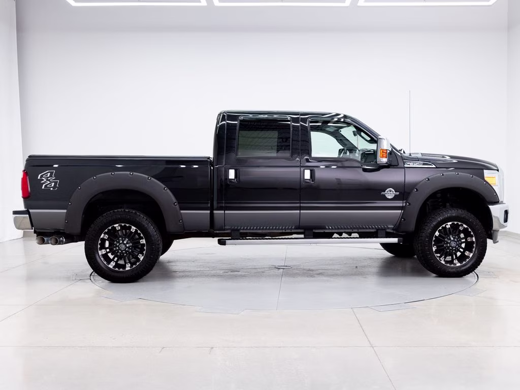 2014 Black Ford Super Duty F-350 SRW Lariat 4X4 Truck