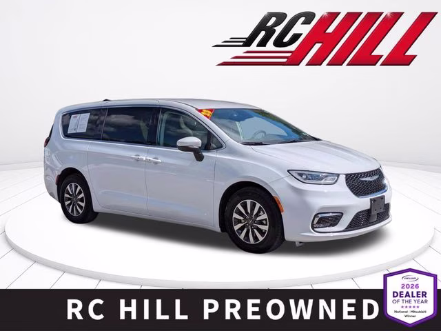 2023 Chrysler Pacifica Hybrid Touring L Hybrid's photo