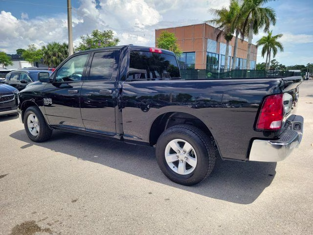 2024 Diamond Black Crystal Pearlcoat Ram 1500 Classic SLT RWD Truck
