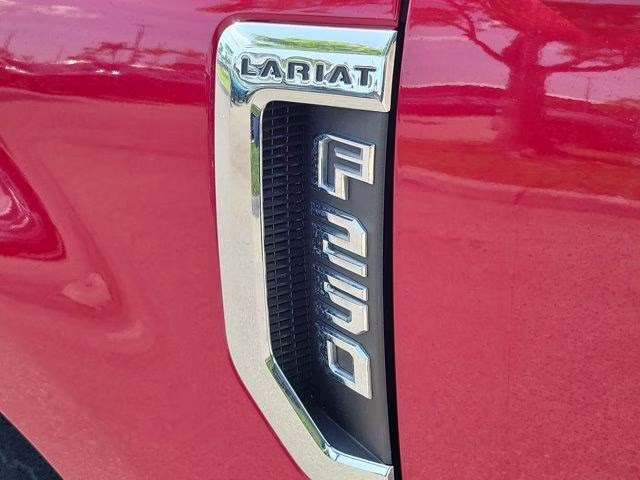 2022 Red Metallic Ford Super Duty F-250 SRW Lariat 4X4 Truck