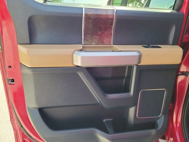 2022 Red Metallic Ford Super Duty F-250 SRW Lariat 4X4 Truck