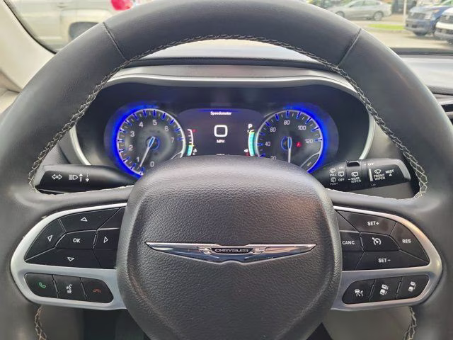2023 Brilliant Black Crystal Pearlcoat Chrysler Pacifica Touring L FWD Van
