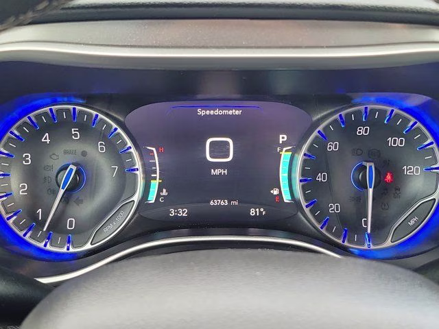 2023 Brilliant Black Crystal Pearlcoat Chrysler Pacifica Touring L FWD Van