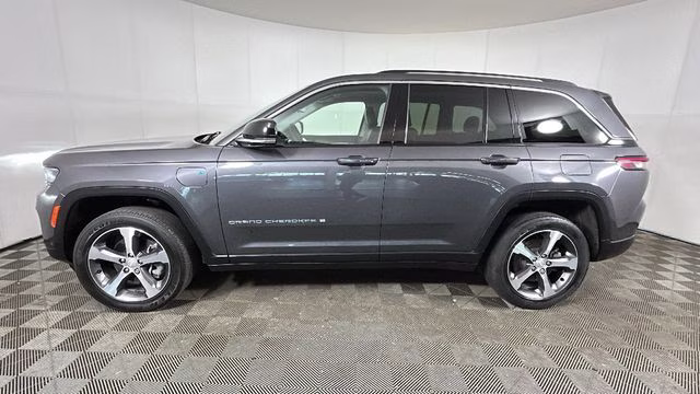 2022 Baltic Gray Metallic Clearcoat Jeep Grand Cherokee 4xe 4X4 SUV