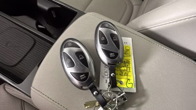 2025 Titanium Gray Hyundai Tucson Hybrid SEL Convenience AWD SUV
