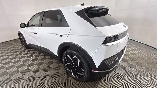 2024 Atlas White Hyundai IONIQ 5 SEL RWD SUV