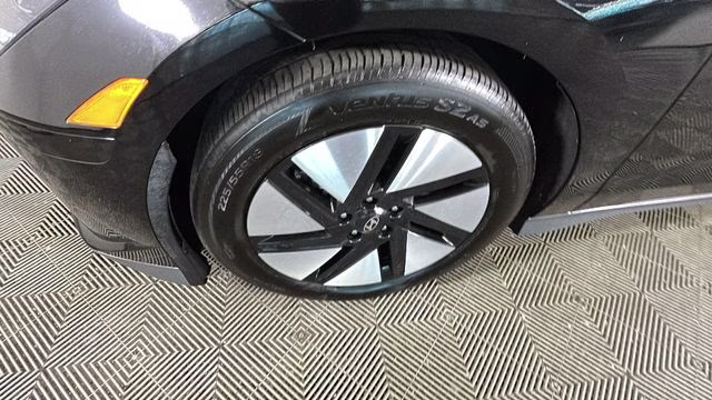2024 Onyx Black Hyundai IONIQ 6 SE RWD Sedan