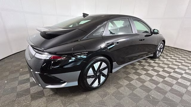 2024 Onyx Black Hyundai IONIQ 6 SE RWD Sedan