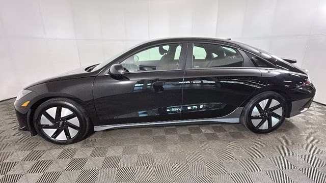 2024 Onyx Black Hyundai IONIQ 6 SE RWD Sedan