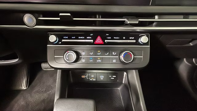 2025 Phantom Black Hyundai Santa Cruz SE FWD Truck