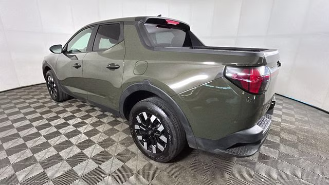2025 Phantom Black Hyundai Santa Cruz SE FWD Truck