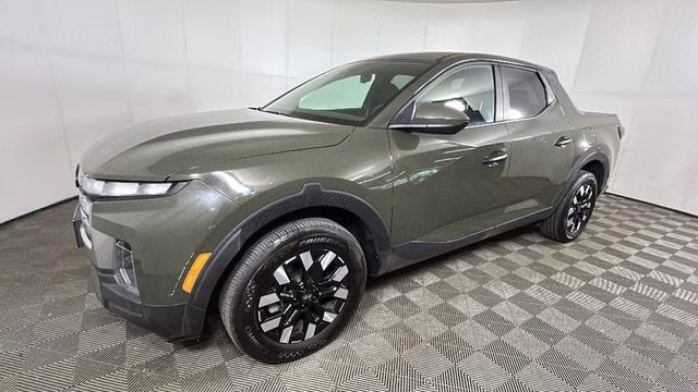 2025 Phantom Black Hyundai Santa Cruz SE FWD Truck