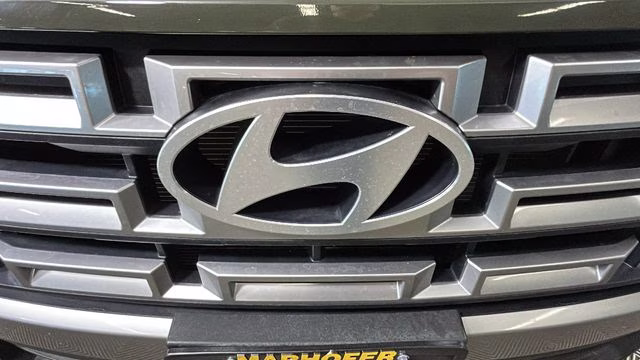 2025 Phantom Black Hyundai Santa Cruz SE FWD Truck