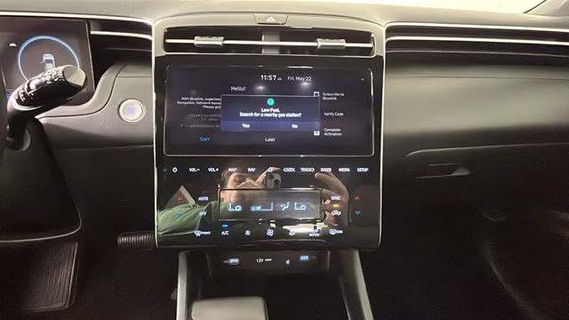 2023 Atlas White Hyundai Santa Cruz SEL Premium AWD Truck