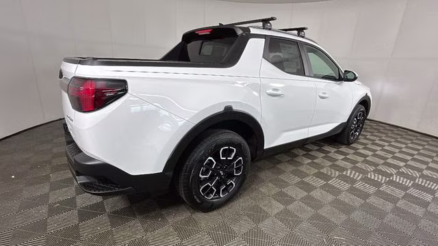 2023 Atlas White Hyundai Santa Cruz SEL Premium AWD Truck