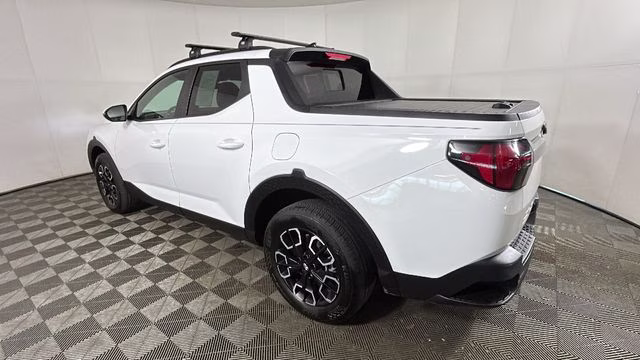 2023 Atlas White Hyundai Santa Cruz SEL Premium AWD Truck