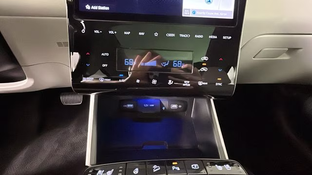 2024 White Pearl Hyundai Tucson Hybrid Limited AWD SUV