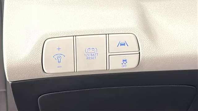 2023 Phantom Black Hyundai Elantra Hybrid Limited FWD Sedan