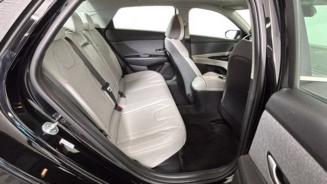 2023 Phantom Black Hyundai Elantra Hybrid Limited FWD Sedan