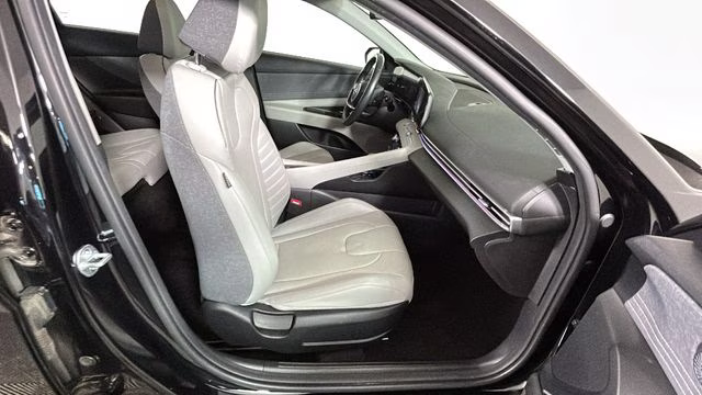 2023 Phantom Black Hyundai Elantra Hybrid Limited FWD Sedan