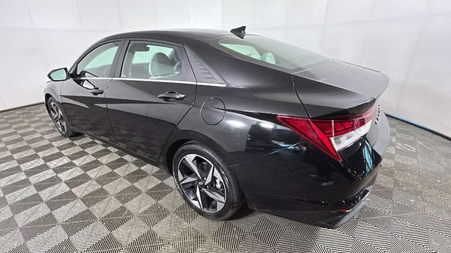 2023 Phantom Black Hyundai Elantra Hybrid Limited FWD Sedan