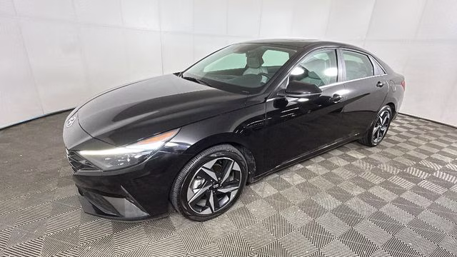 2023 Phantom Black Hyundai Elantra Hybrid Limited FWD Sedan