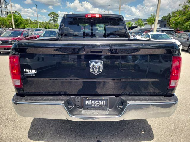 2024 Diamond Black Crystal Pearlcoat Ram 1500 Classic SLT RWD Truck