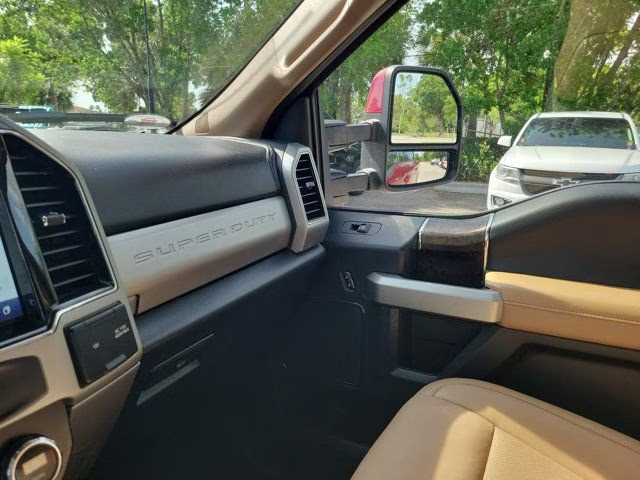 2022 Red Metallic Ford Super Duty F-250 SRW Lariat 4X4 Truck
