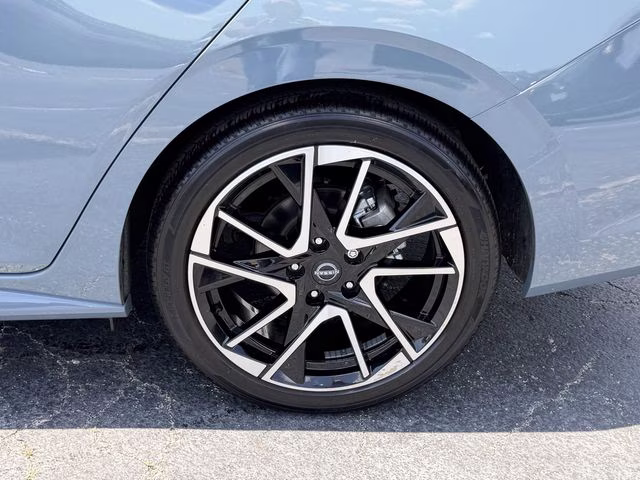 2024 Atlantic Gray Metallic Nissan Sentra SR FWD Sedan