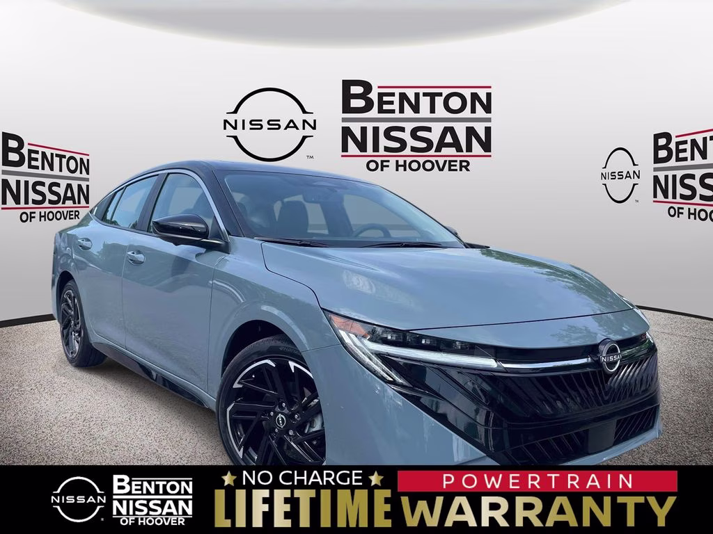 2026 Nissan Sentra SR CVT's photo