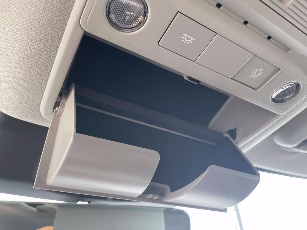 2026 Atlantic Gray/Super Black Nissan Sentra SR FWD Sedan