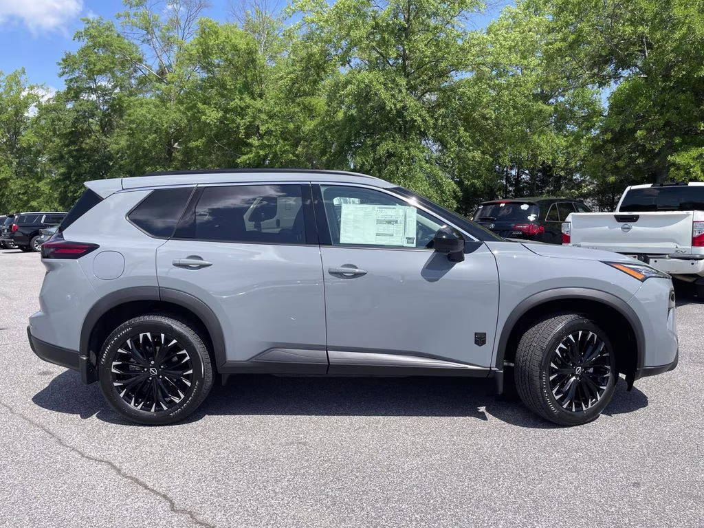 2026 Boulder Gray Pearl Nissan Rogue Dark Armor FWD SUV