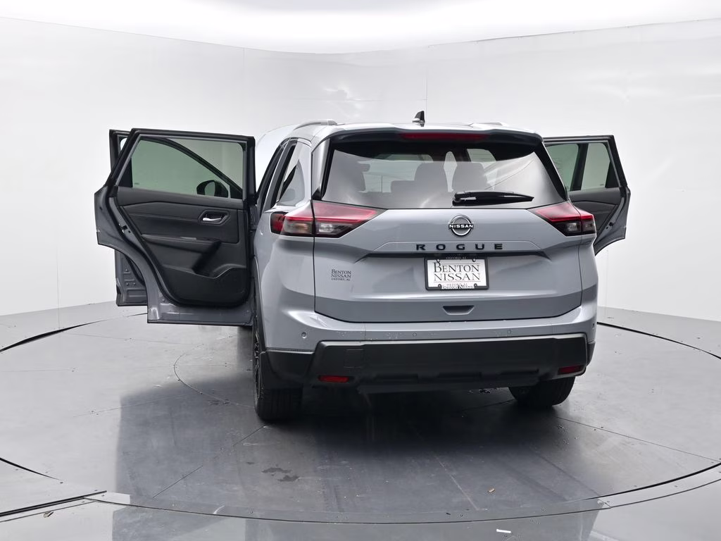 2026 Boulder Gray Pearl Nissan Rogue Dark Armor FWD SUV