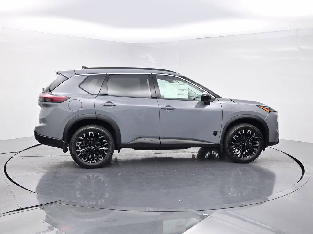 2026 Boulder Gray Pearl Nissan Rogue Dark Armor FWD SUV